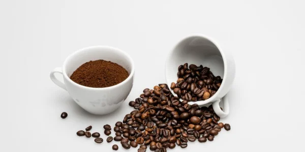 آیا کافئین (قهوه) باعث شکستن و تجزیه چربی‌ها می‌شود؟ 