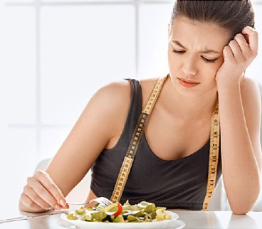 آیا آرام غذا خوردن، باعث دریافت کمتر غذا و کالری می‌شود؟ 
